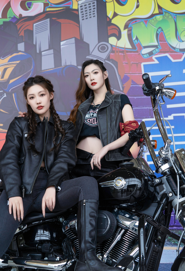 兰州车展车模集结惊艳全场