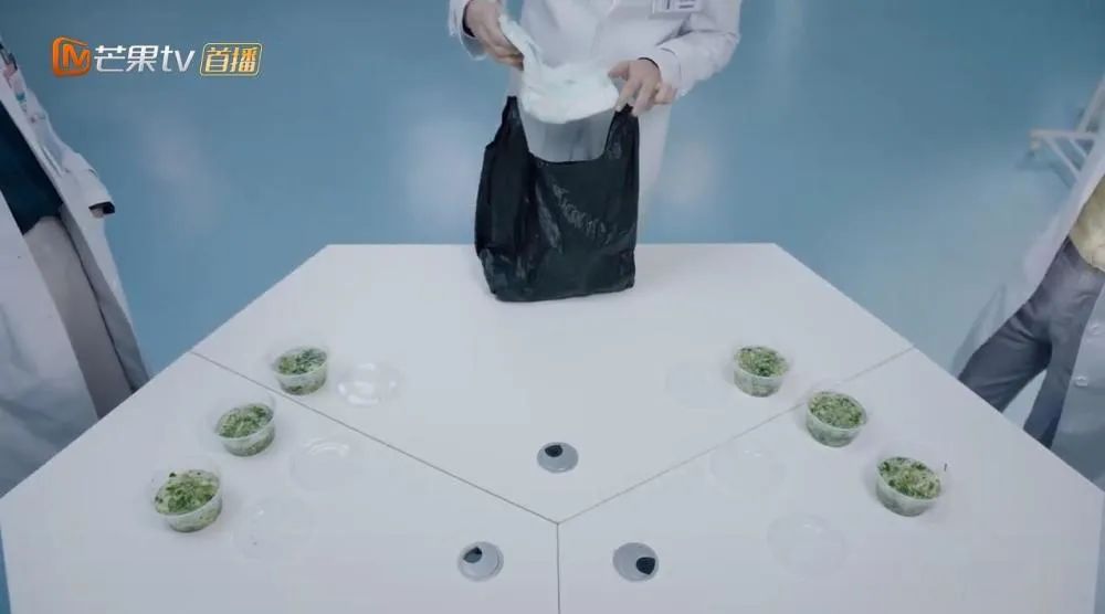 当男童不慎从5楼阳台坠落……休闲区蓝鸢梦想 - Www.slyday.coM
