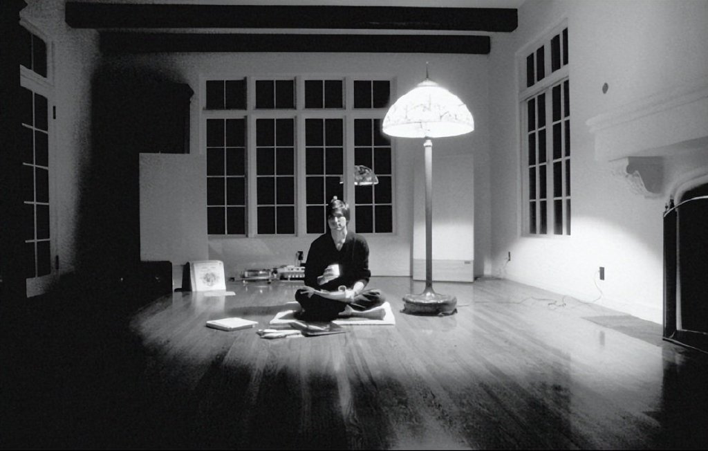 《乔布斯传》 :真正厉害的人,早把人生调成了极简模式__财经头条