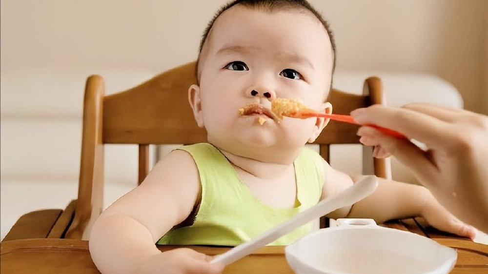 宝宝经常吃的4种食物，没营养还占肚子，孩子越吃越瘦别再喂了