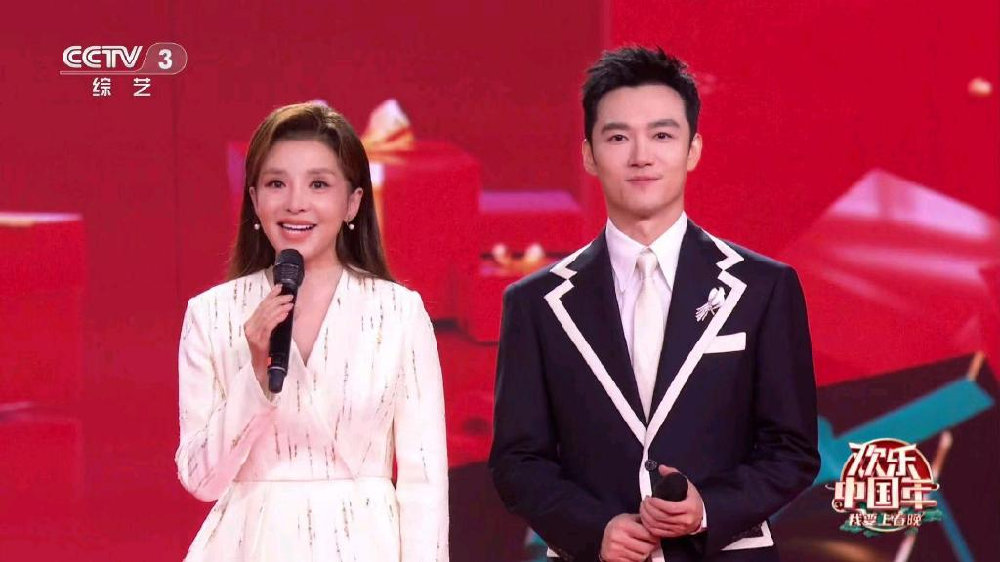 《我要上春晚》主持人调整,朱迅张韬成主力,2位新人有提升空间|我要上春晚|朱迅|沈倩_新浪新闻