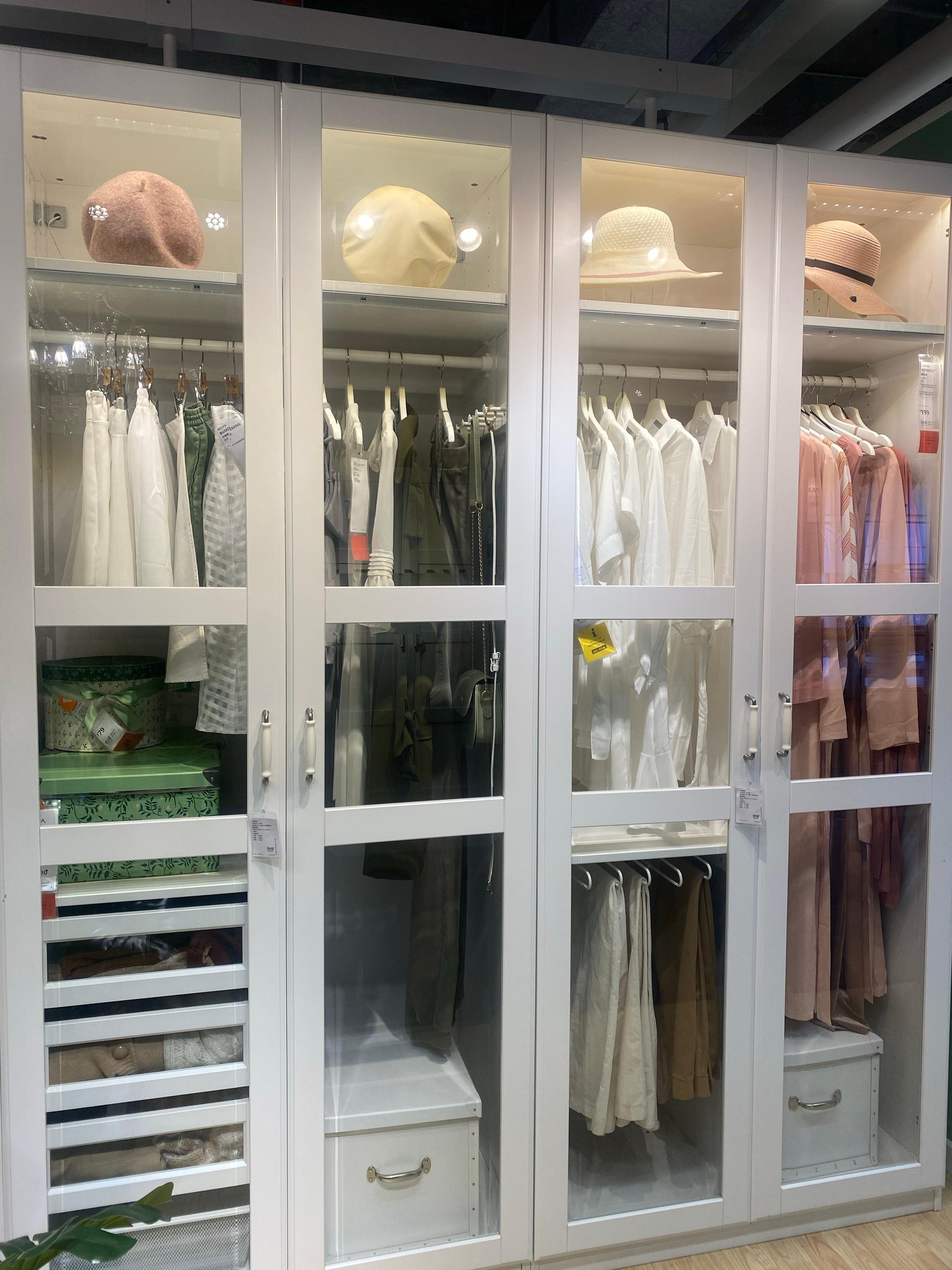 好久没逛宜家了,去看了看衣帽间的柜子!拖鞋走坏了