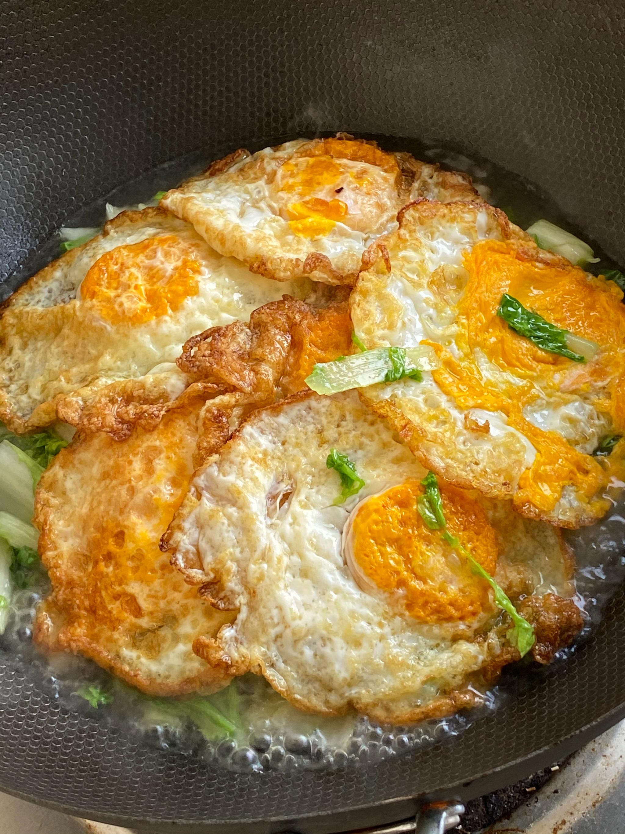 小时候最喜欢吃的 奶奶做的荷包蛋白菜