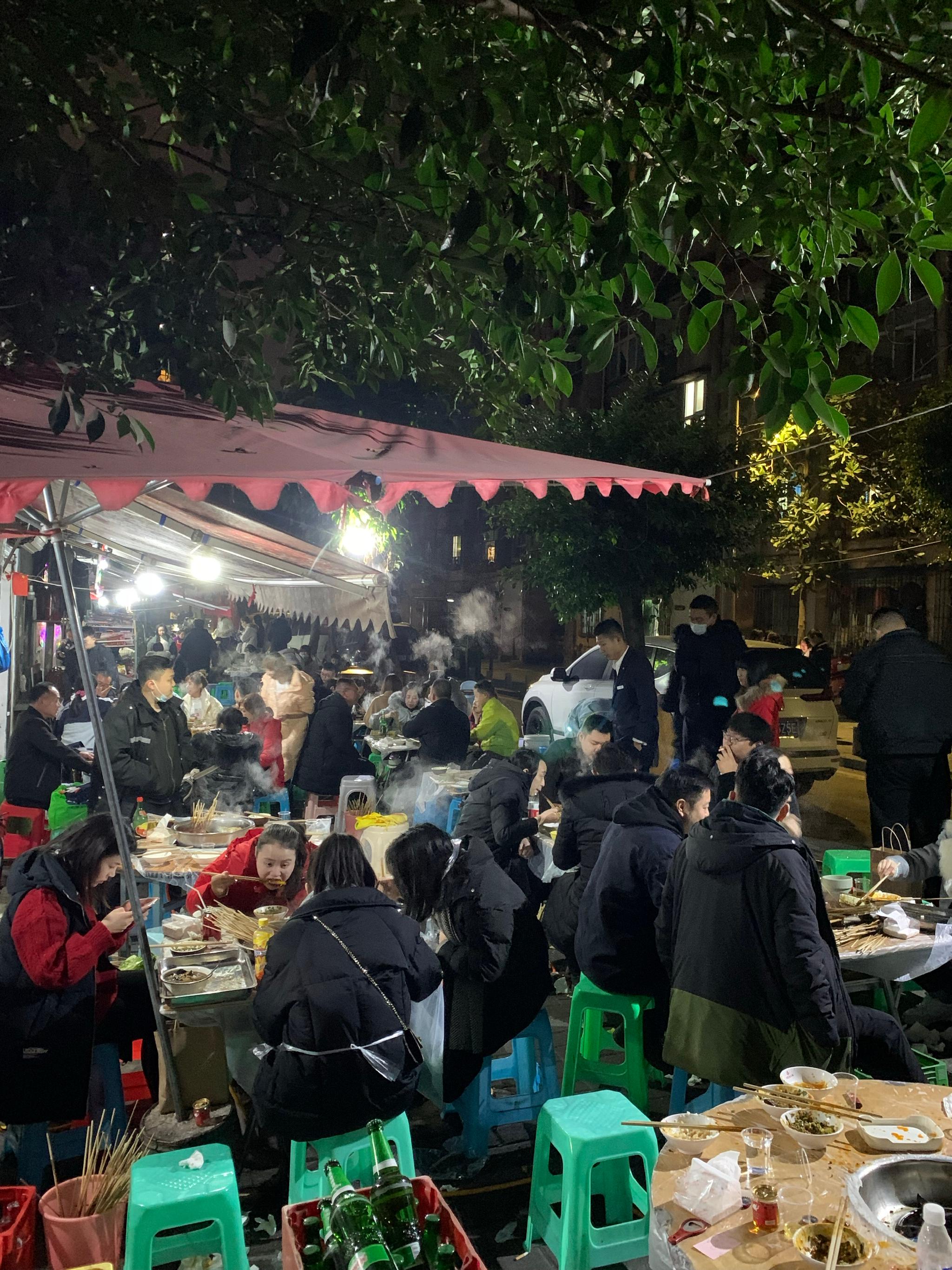 宵夜来了排队吃串串最后一张