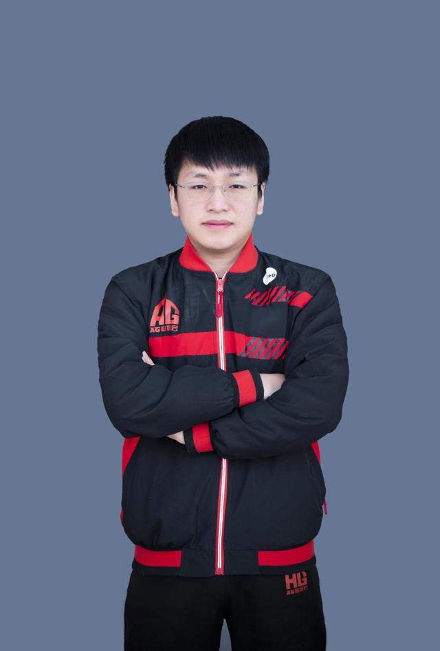 ag超玩会教练聊首发,无痕成为替补,原因是战队实力太强?