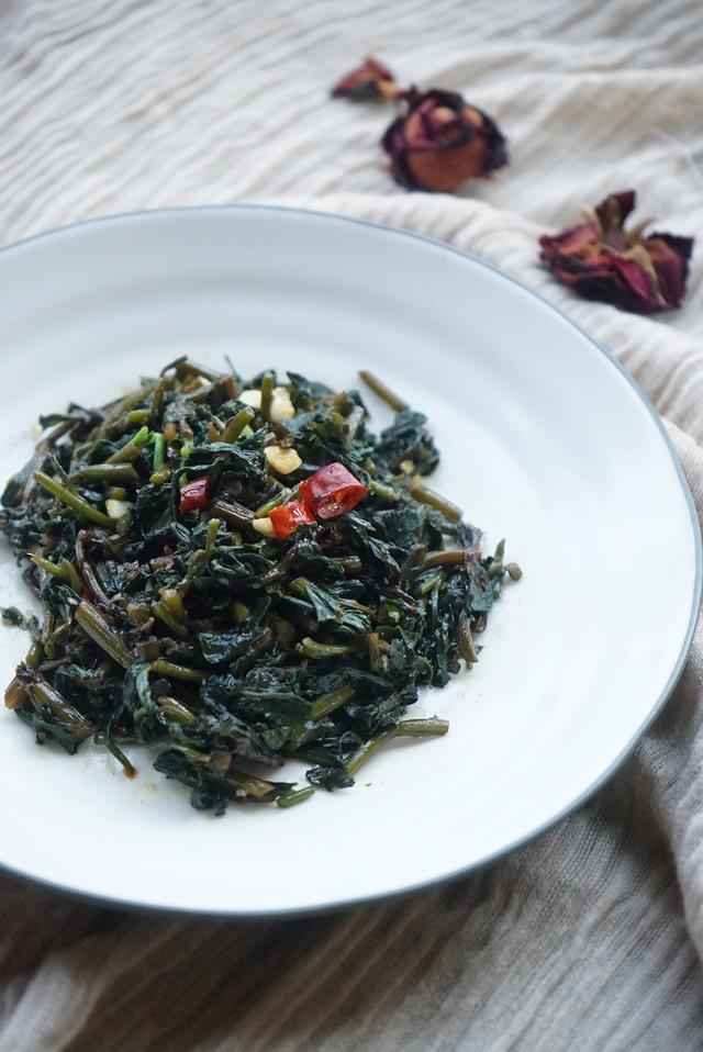 春季之飨食:苏州人最爱的野菜“七头一脑”之枸杞头