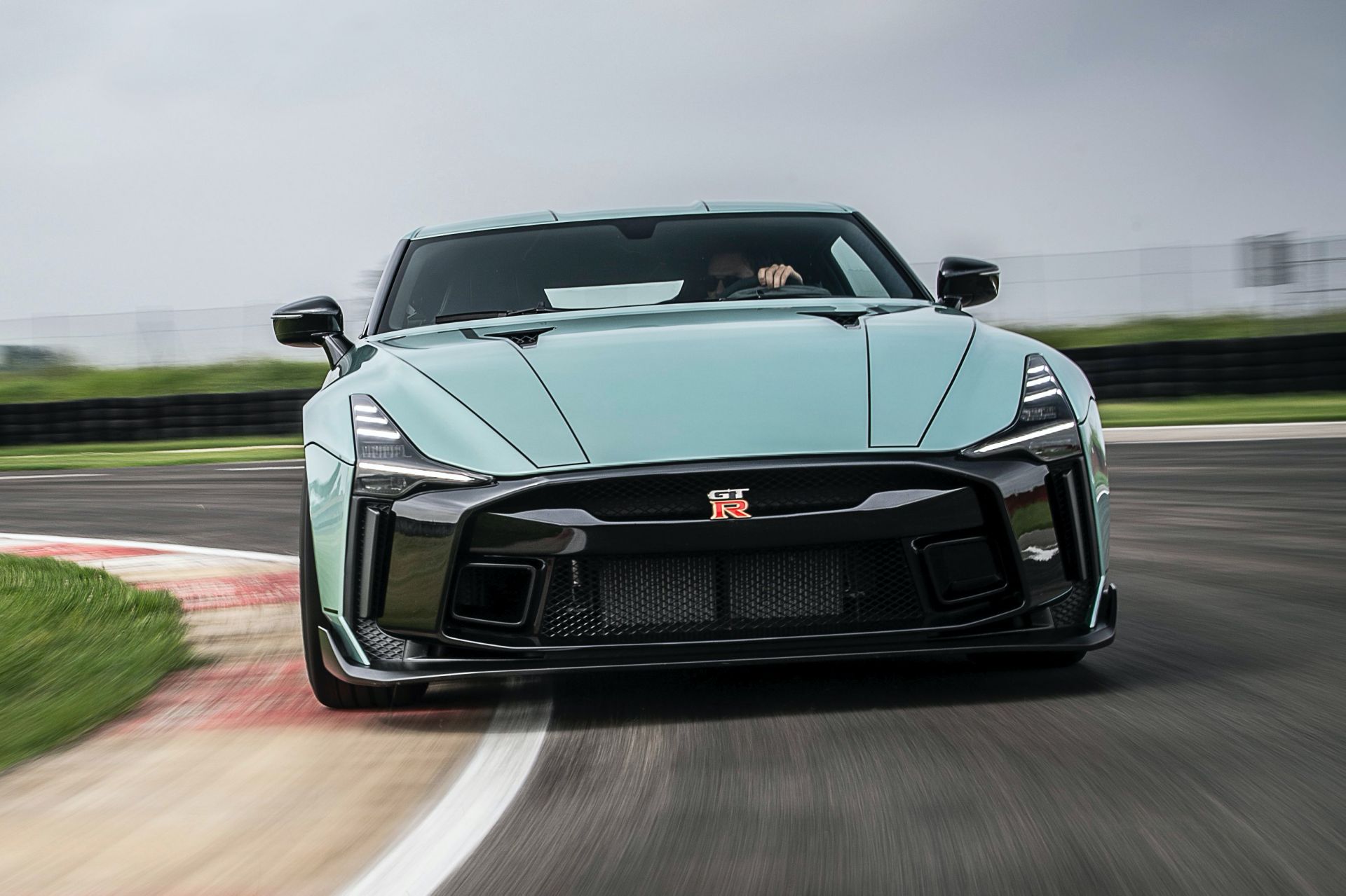 意大利设计的量产版2021日产gt-r50