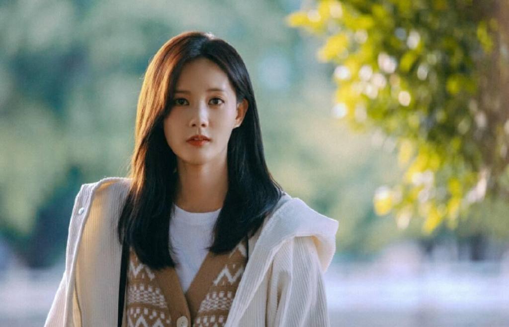 李一桐在剧中饰演孟钰,这个角色与主角安欣有感情线,在宣传时更是被