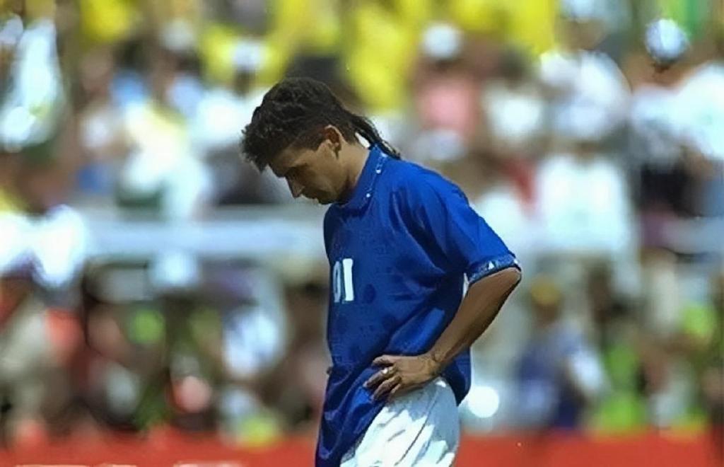 巴乔的职业生涯是从维琴察开始,他先后加盟了佛罗伦萨,尤文,米兰