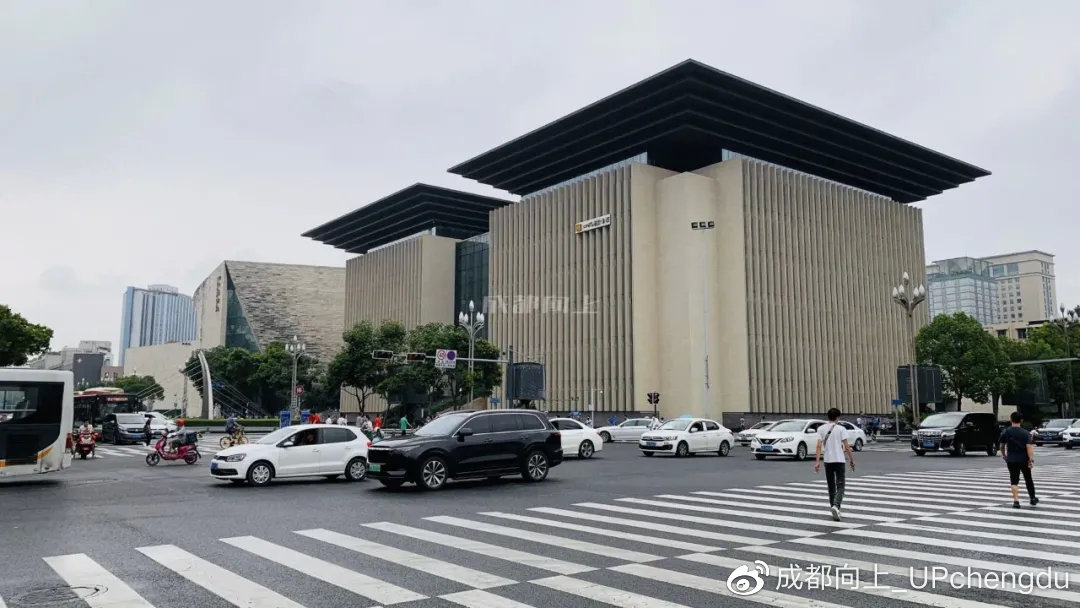 从百货大楼到 “ 天府红 ” ,天府广场的商业能重振雄风吗?__财经头条
