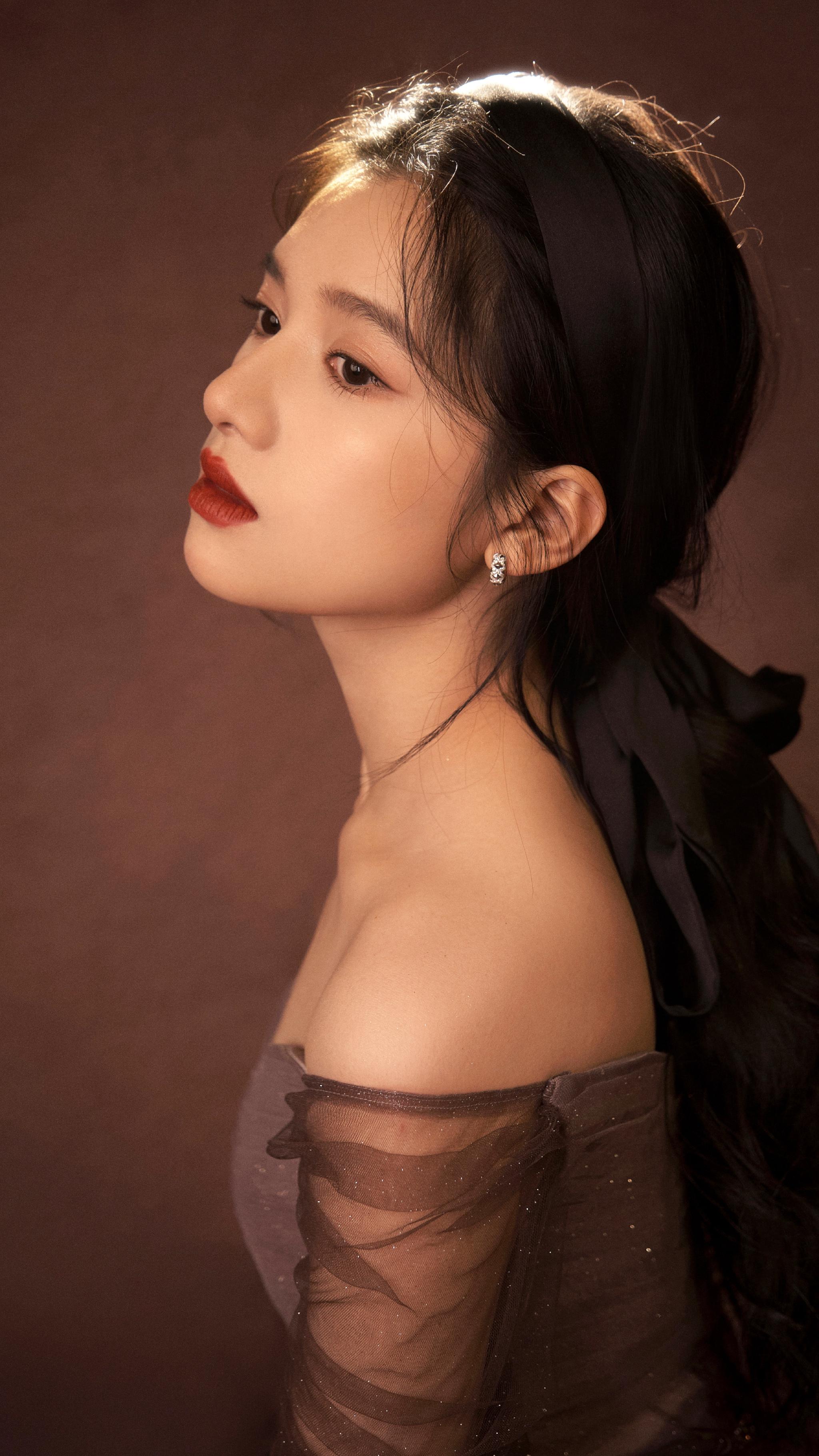 仪好漂亮柔和得像油画里走出来的少女