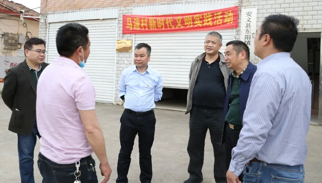 随着防控形势好转,近日,院长黄国富和党委书记郑小荣分别带领院班子