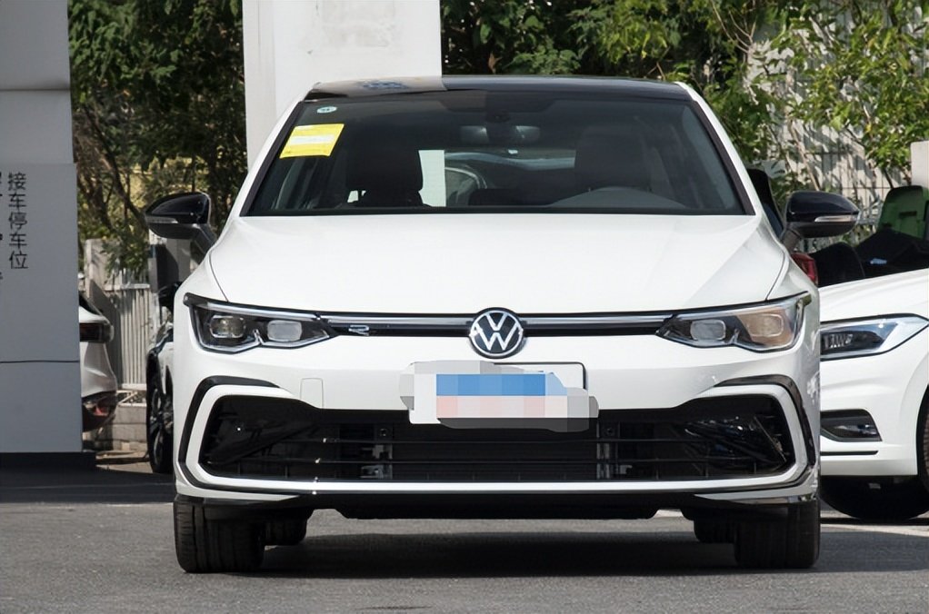 23款poloplus比高尔夫色彩亮眼适合年轻人