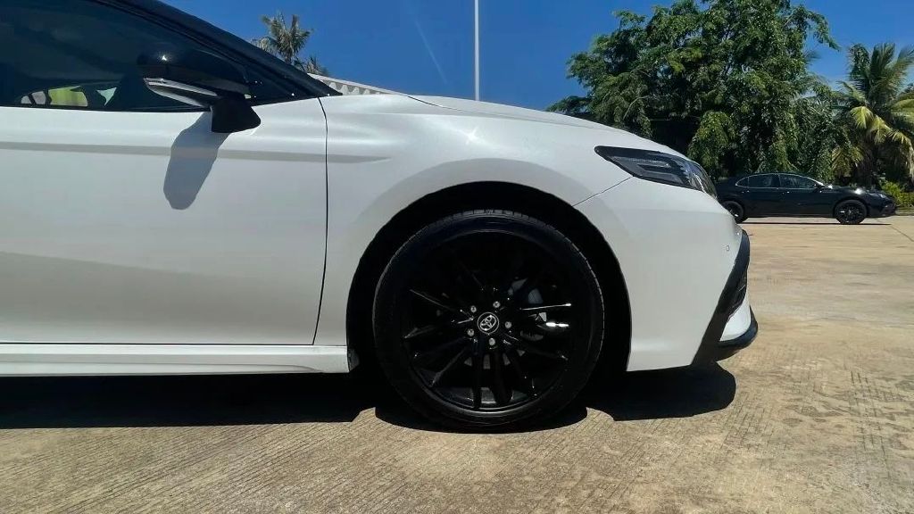 黑标丰田够运动场地试驾凯美瑞骑士版