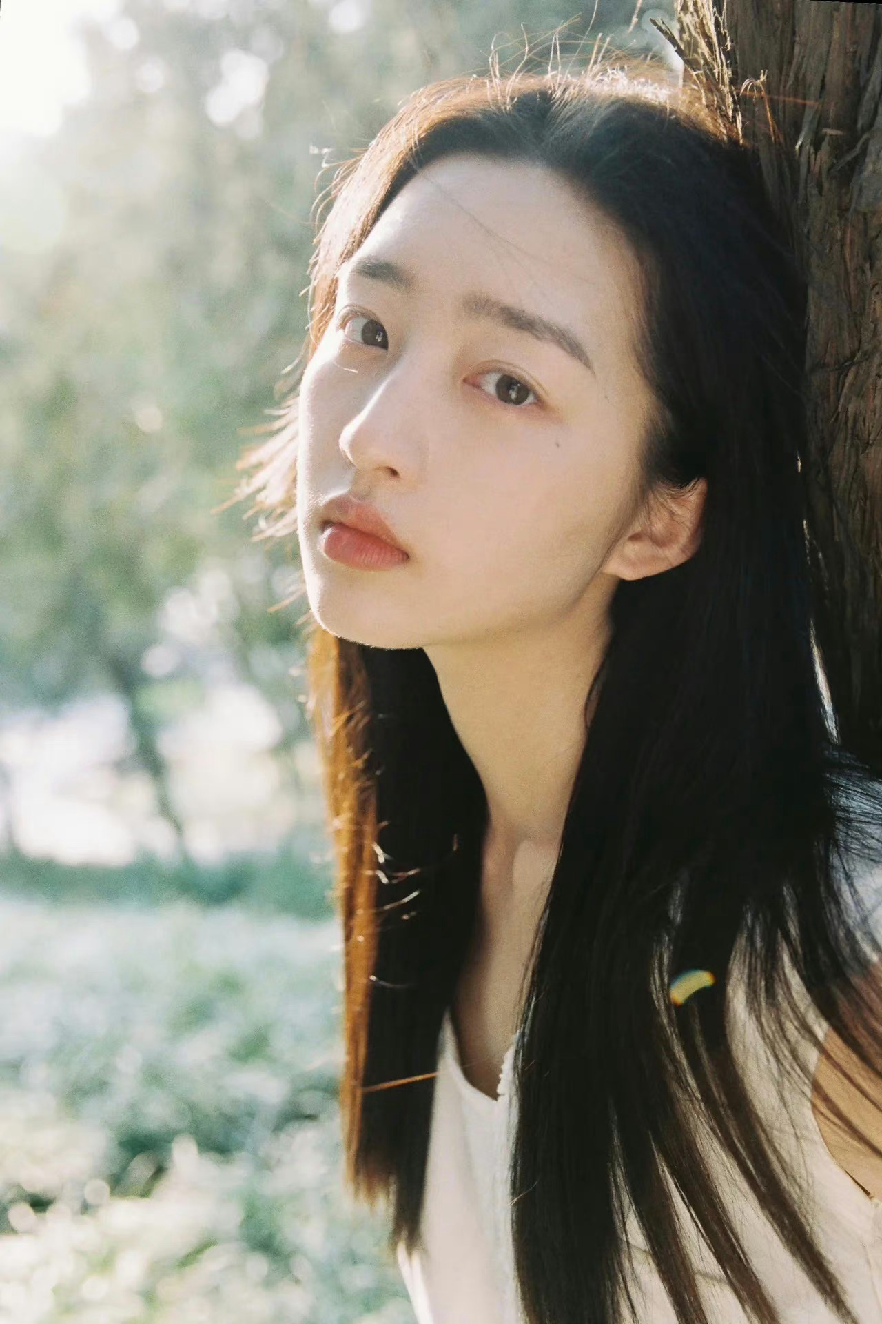 邓恩熙18张氛围感照片合集05很美很有灵气的妹宝