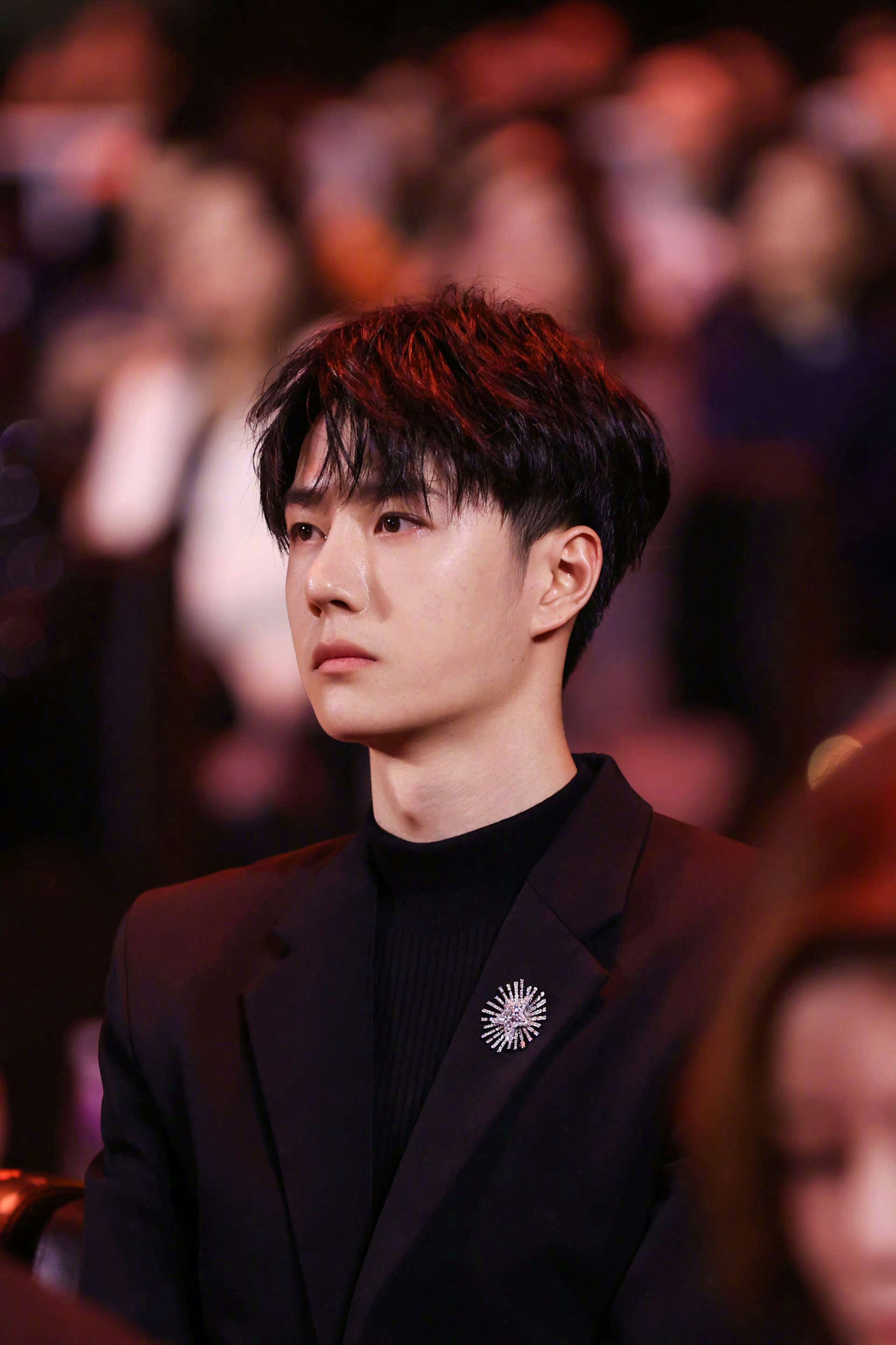 今晚微博之夜内场:李现、杨幂、杨紫、马丽、关晓彤、宋轶、毛晓……__财经头条