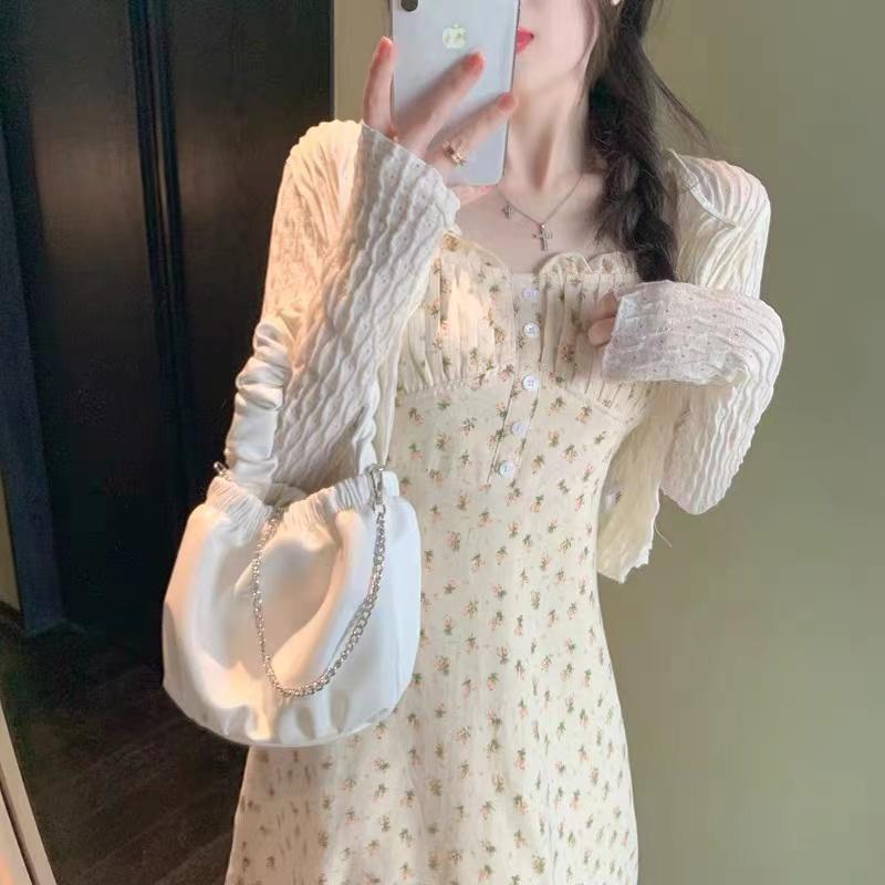 碎花裙穿搭法则,诸多明星爱豆,教你拿捏春日氛围感休闲区蓝鸢梦想 - Www.slyday.coM 碎花裙穿搭法则,诸多明星爱豆,教你拿捏春日氛围感休闲区蓝鸢梦想 - Www.slyday.coM