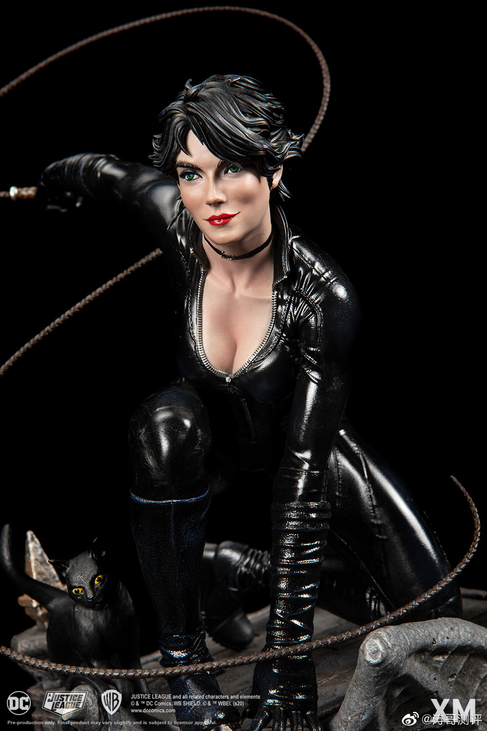 xm studios推出了一款dc rebirth系列的猫女雕像,本品比例为1/6_高清