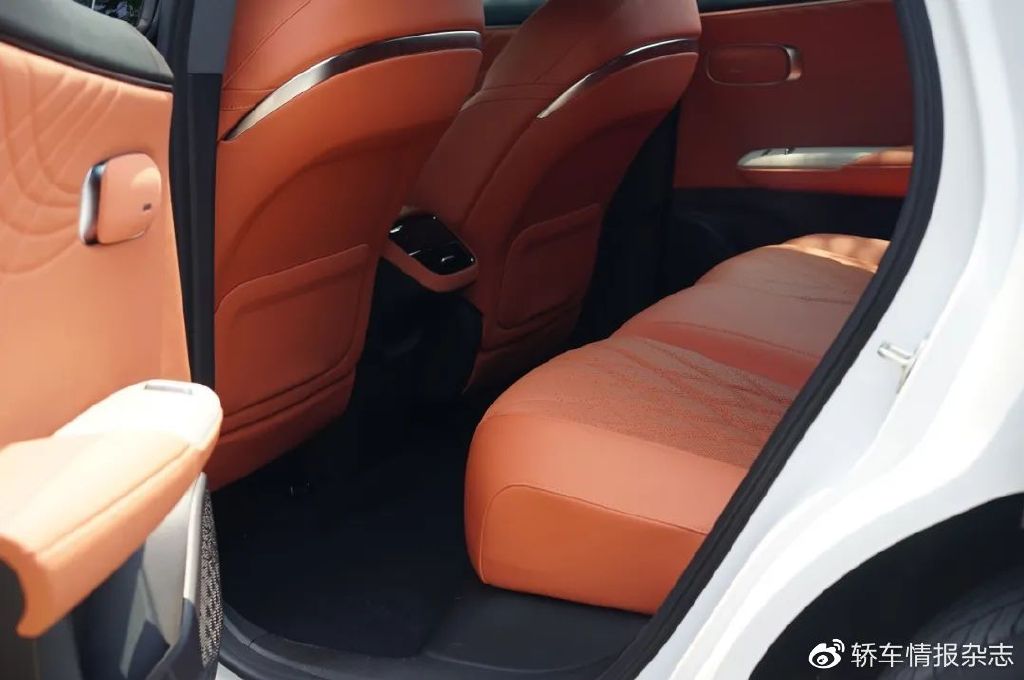 挑战排头兵胜算几何？深蓝S7 vs 宋PLUS DM-i