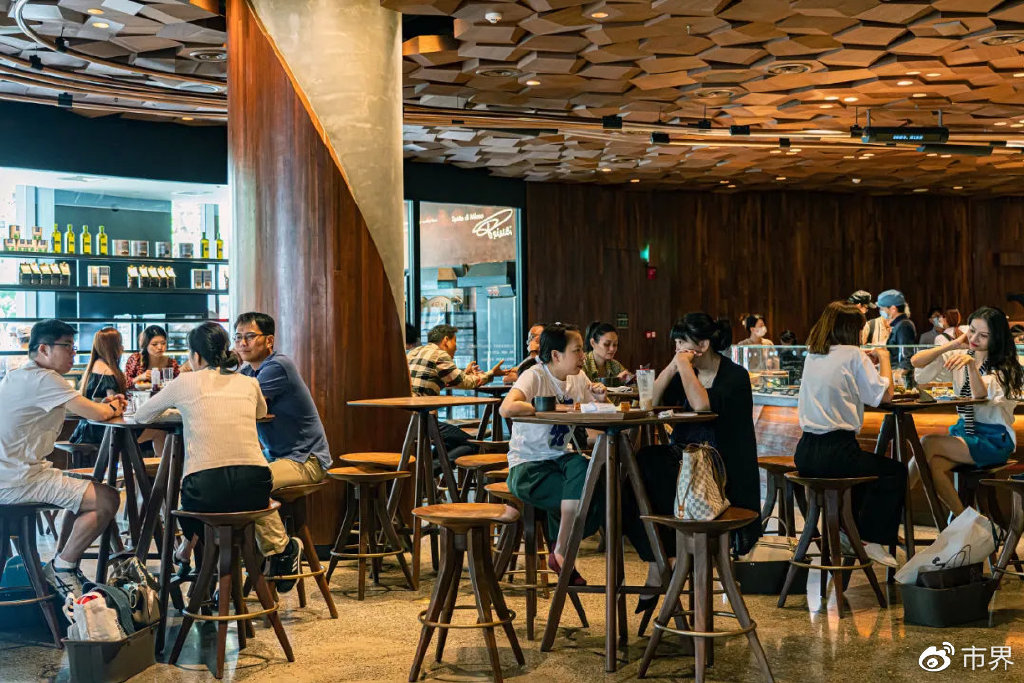 星巴克打败了星巴克