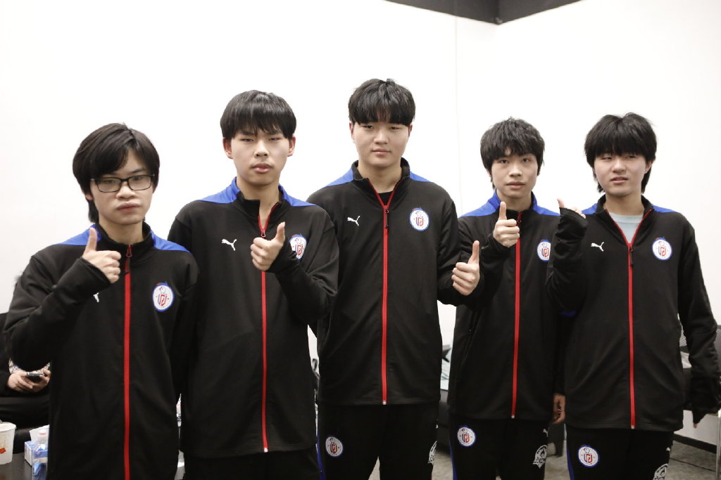 lgd大鹅完成了自证!|lgd|we|we战队_新浪新闻
