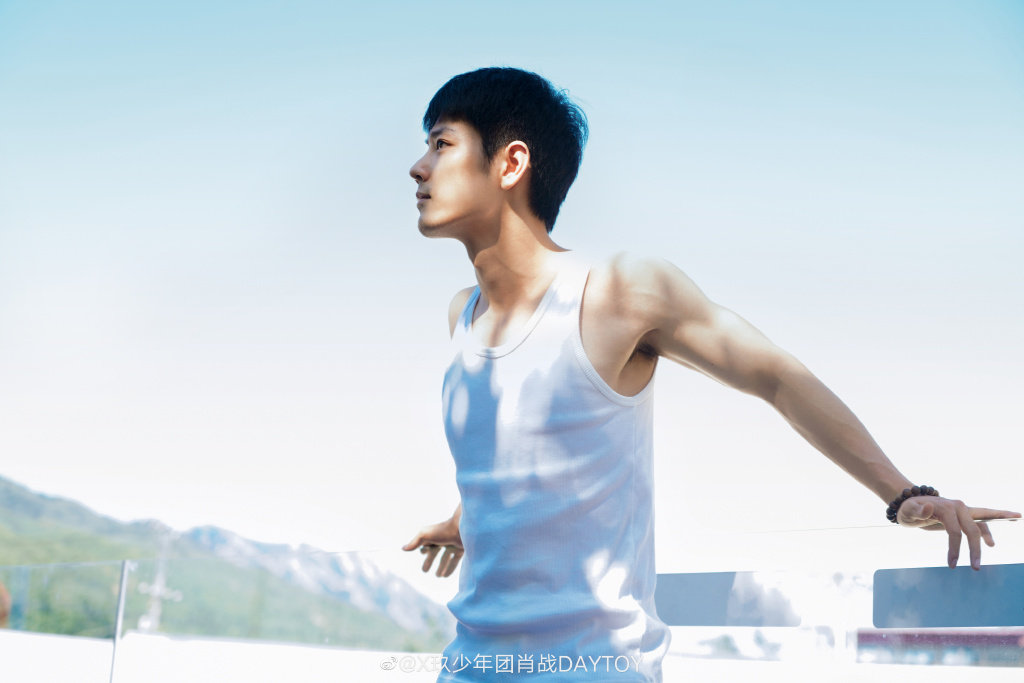 好想知道每张照片拍摄时的原因啊 676/ 6肖战绿洲分享风景照,每一张