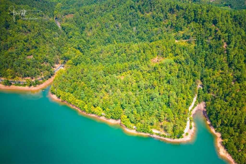 航拍40度高温下的甘岭水库,旁边就是有112年历史的长乐林场休闲区蓝鸢梦想 - Www.slyday.coM 航拍40度高温下的甘岭水库,旁边就是有112年历史的长乐林场休闲区蓝鸢梦想 - Www.slyday.coM