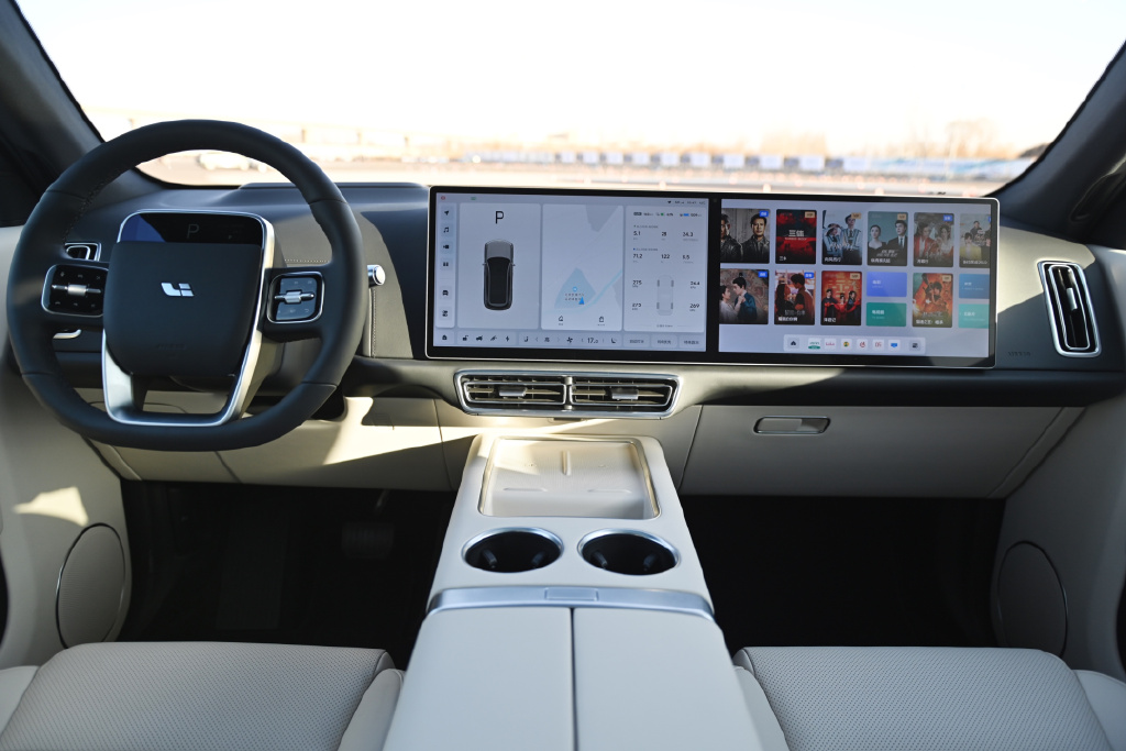 可贴心顾家又可远行玩乐试驾理想l7