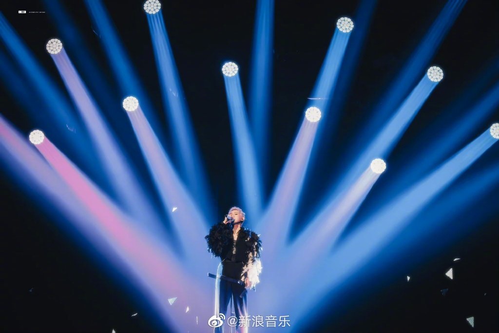 客厅狂欢巡回演唱会广州站造型🈶️ 音乐人__财经头条