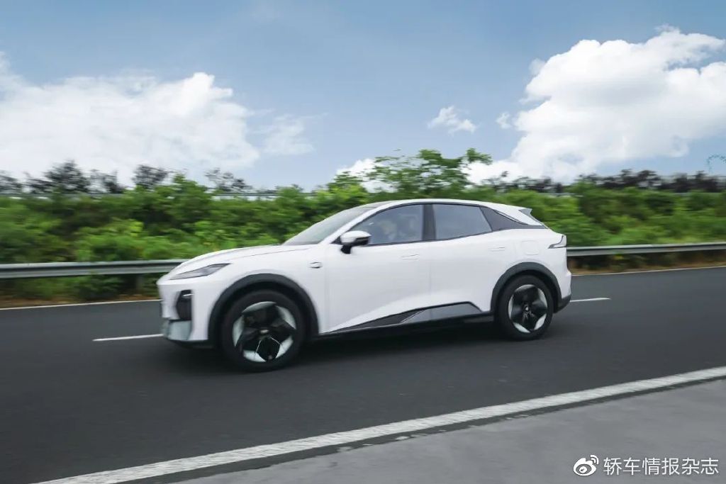 挑战排头兵胜算几何？深蓝S7 vs 宋PLUS DM-i