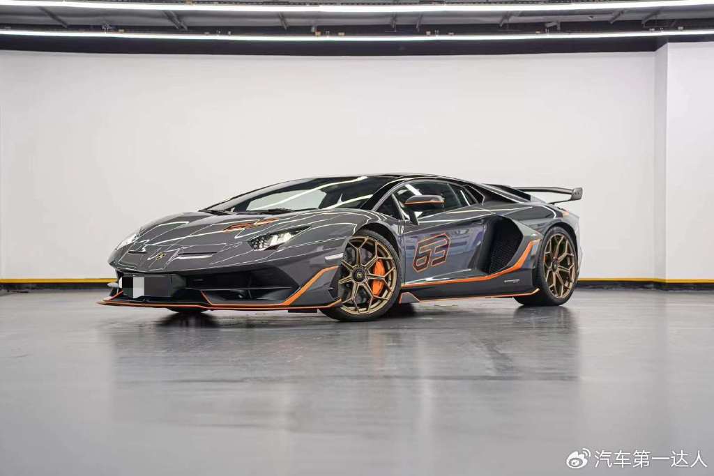 惊艳世界的性能怪兽一代枭雄兰博基尼svj