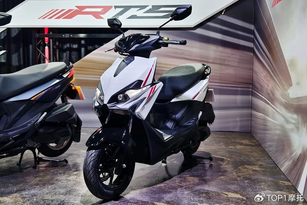 光阳rts135上市,124公斤,14.2匹马力,125水冷运动踏板新标杆-新浪汽车