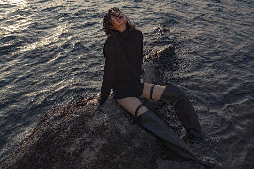 刘雯 海边写真