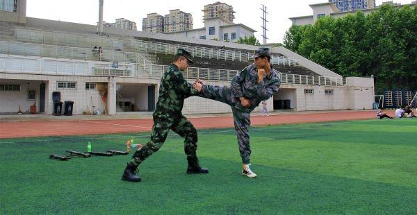 从一同参军到一同考研,武汉一高校四名退伍大学生圆梦休闲区蓝鸢梦想 - Www.slyday.coM 从一同参军到一同考研,武汉一高校四名退伍大学生圆梦休闲区蓝鸢梦想 - Www.slyday.coM