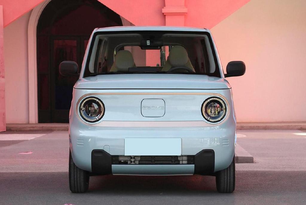 国产又一买菜代步小车吉利熊猫mini实车亮相2门4座两种动力