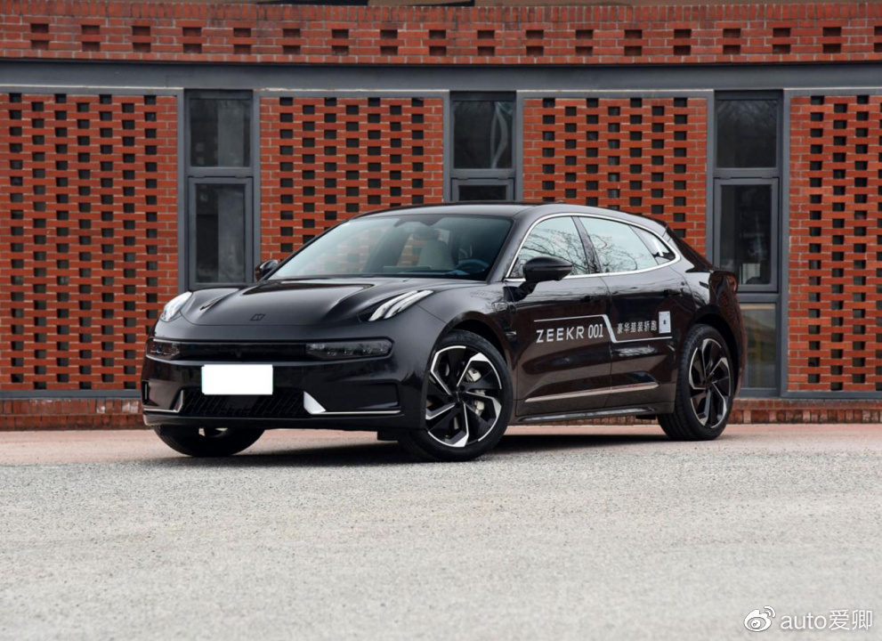 8秒破百的实力,比宝马i4 m450拥有的3.9秒破百还猛.