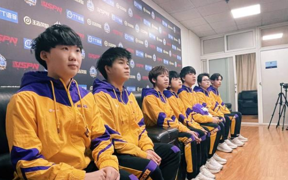 dyg冬冠杯决赛惨遭蹂躏,粉丝表示:这表现着实很皮克桃|皮克|战队|粉丝