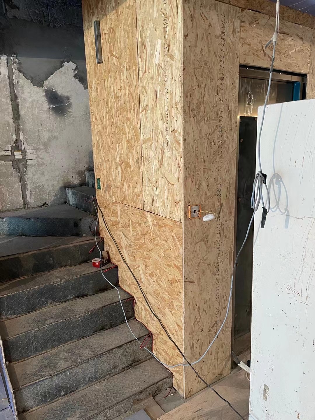 如今的家装工地上,用0sb板(欧松板)打基层,越来越多了__财经头条