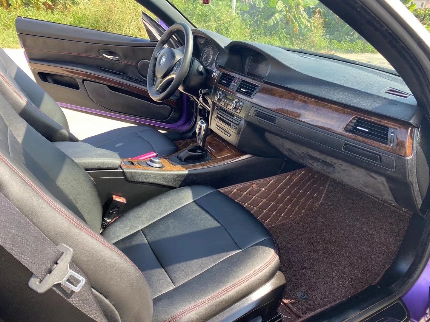 12款宝马330ci售价9万整车弥漫着优雅的气息