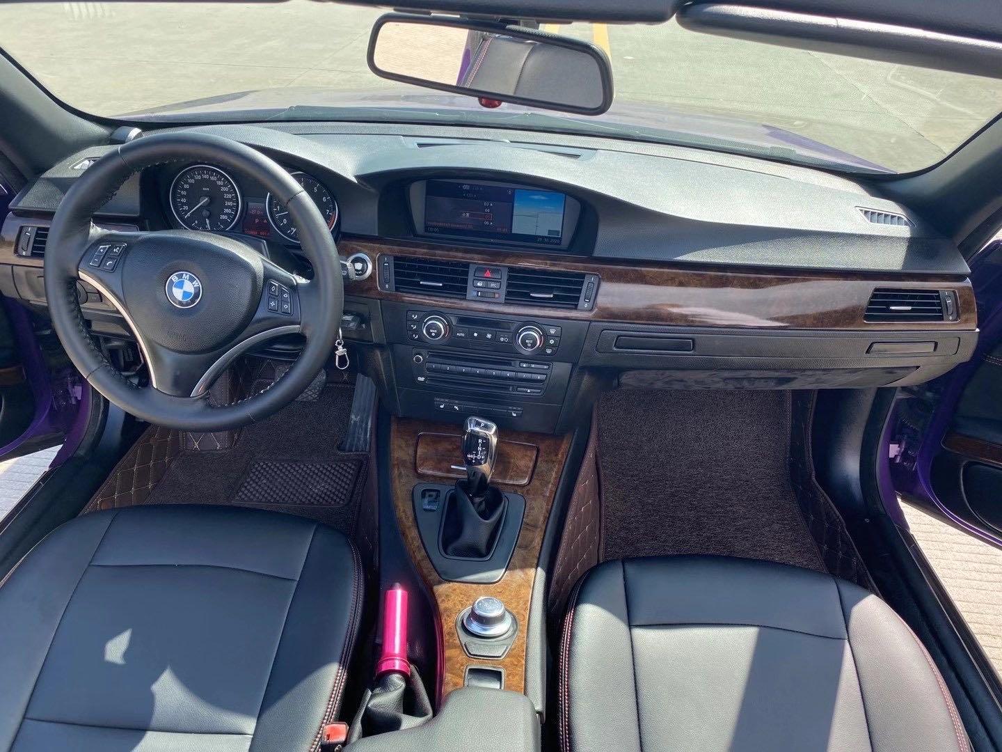 12款宝马330ci售价9万整车弥漫着优雅的气息