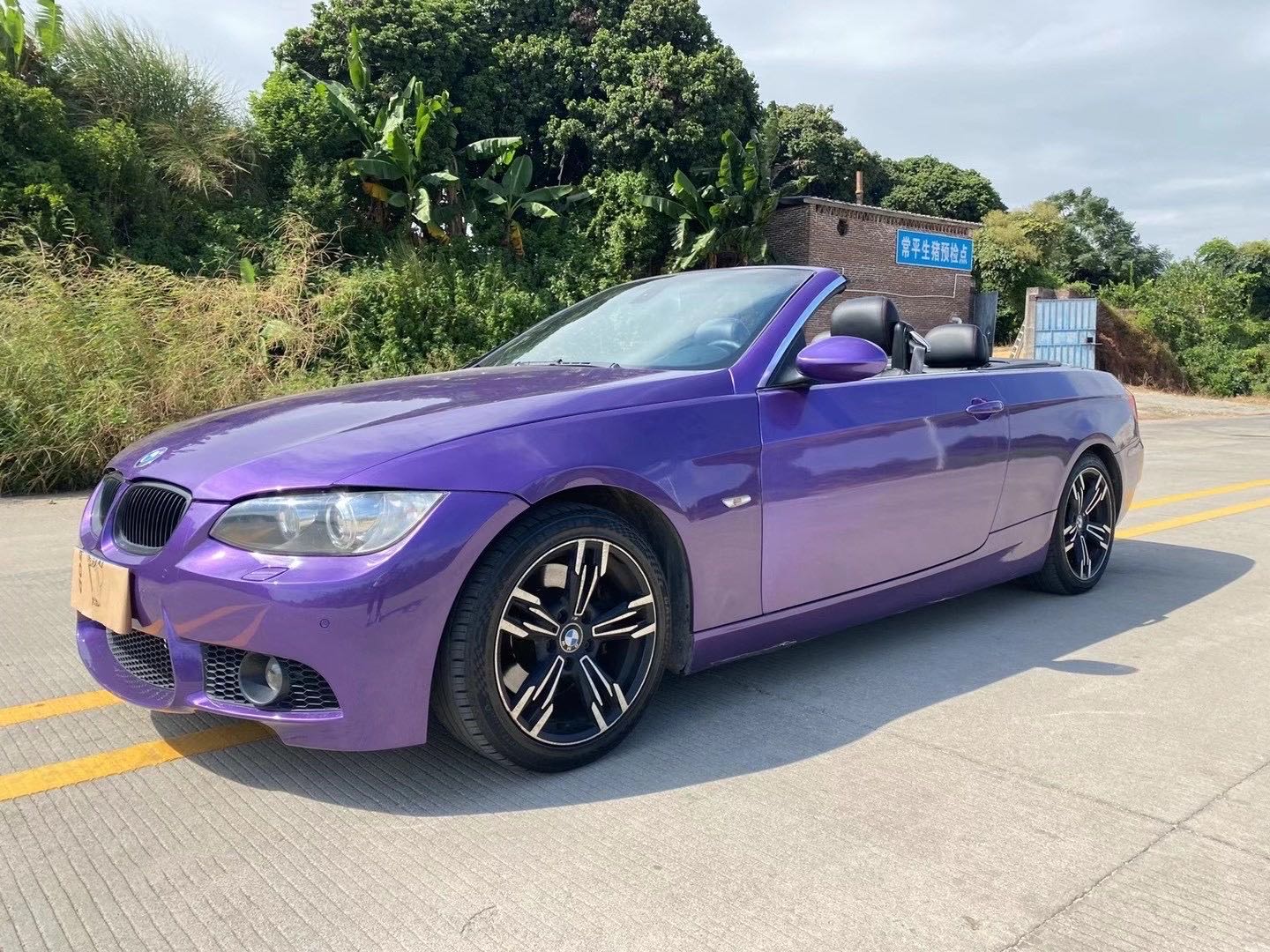 12款宝马330ci售价9万整车弥漫着优雅的气息