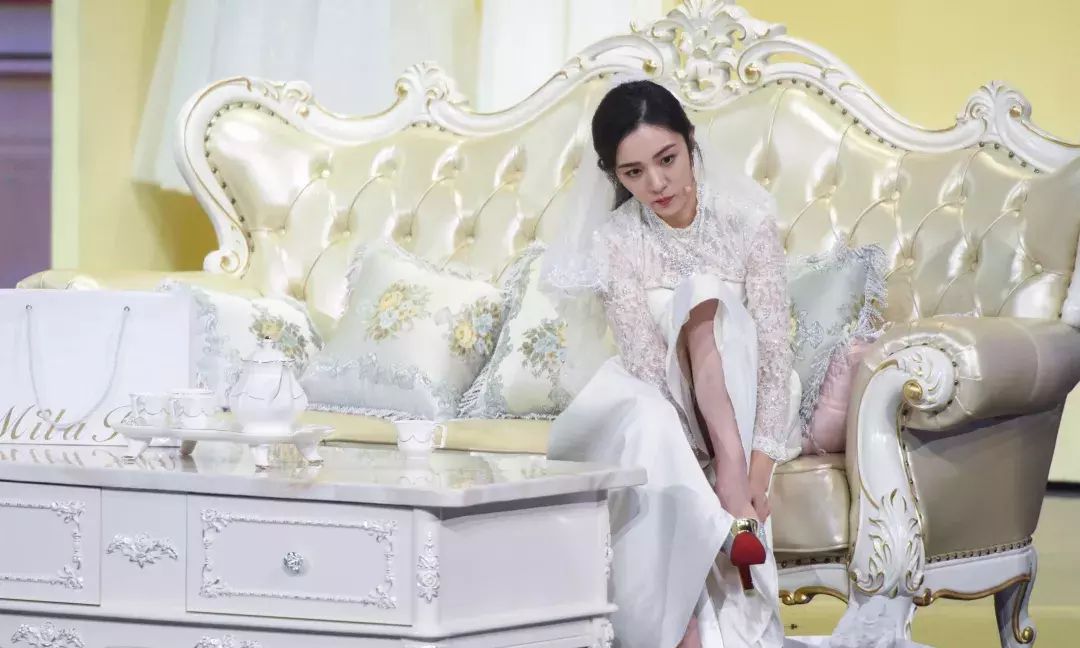 王晓晨晒张翰、杜淳聚会照,被四位男星环绕中间,配文又见先生们休闲区蓝鸢梦想 - Www.slyday.coM 王晓晨晒张翰、杜淳聚会照,被四位男星环绕中间,配文又见先生们休闲区蓝鸢梦想 - Www.slyday.coM