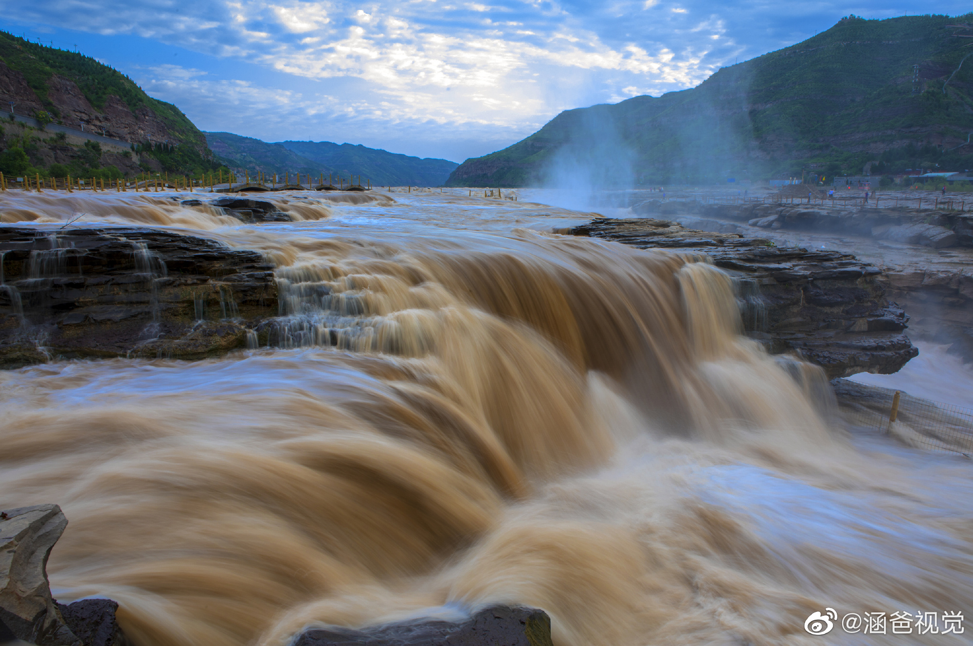 咆哮的黄河壶口瀑布,震撼,壮观,人间奇观…_高清图集_新浪网