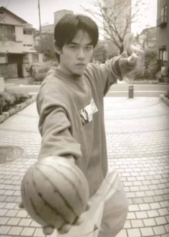 周杰伦早期青涩写真