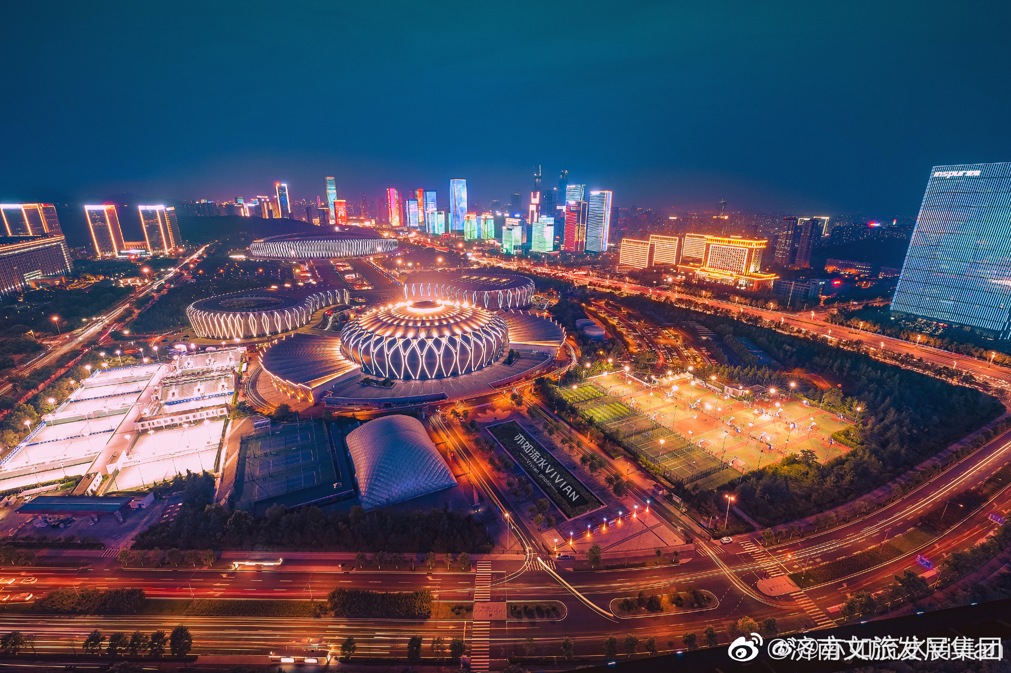 济南经十路灯光秀最近真的太火爆了摄影亦如流水vin
