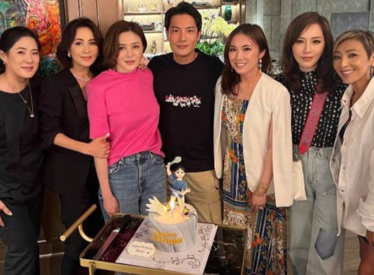 60岁关之琳近照曝光,一脸冻龄身材完美,气质出众状态超好休闲区蓝鸢梦想 - Www.slyday.coM 60岁关之琳近照曝光,一脸冻龄身材完美,气质出众状态超好休闲区蓝鸢梦想 - Www.slyday.coM