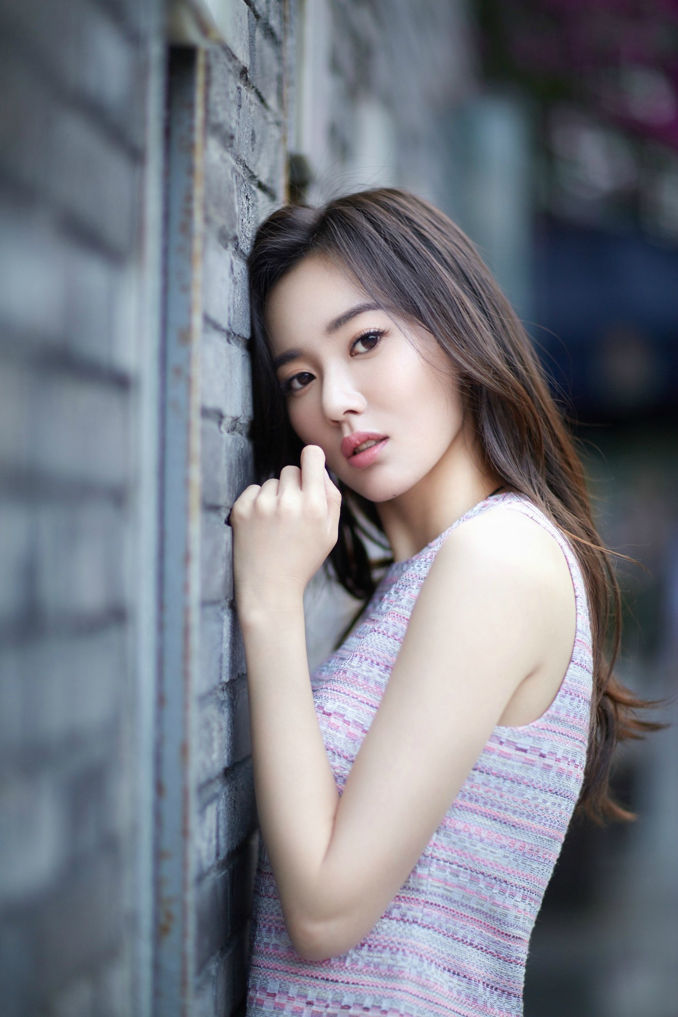 江铠同自由漫步大片 恬静唯美诠释清凉一夏_高清图集_新浪网