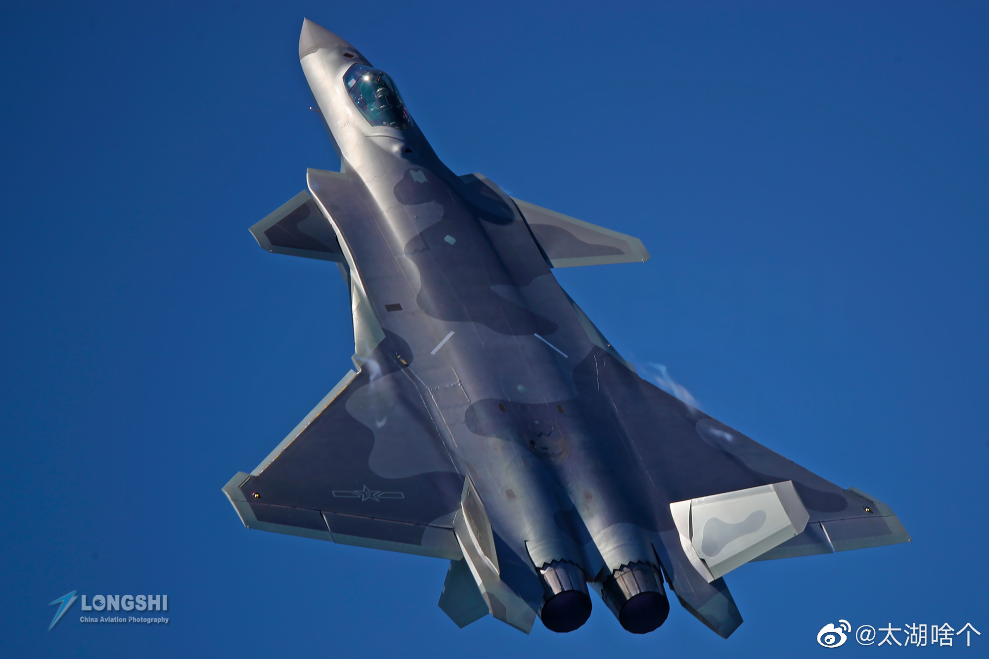 王一博主演的《长空之王》在五一节档期是放映……_高清图集_新浪网