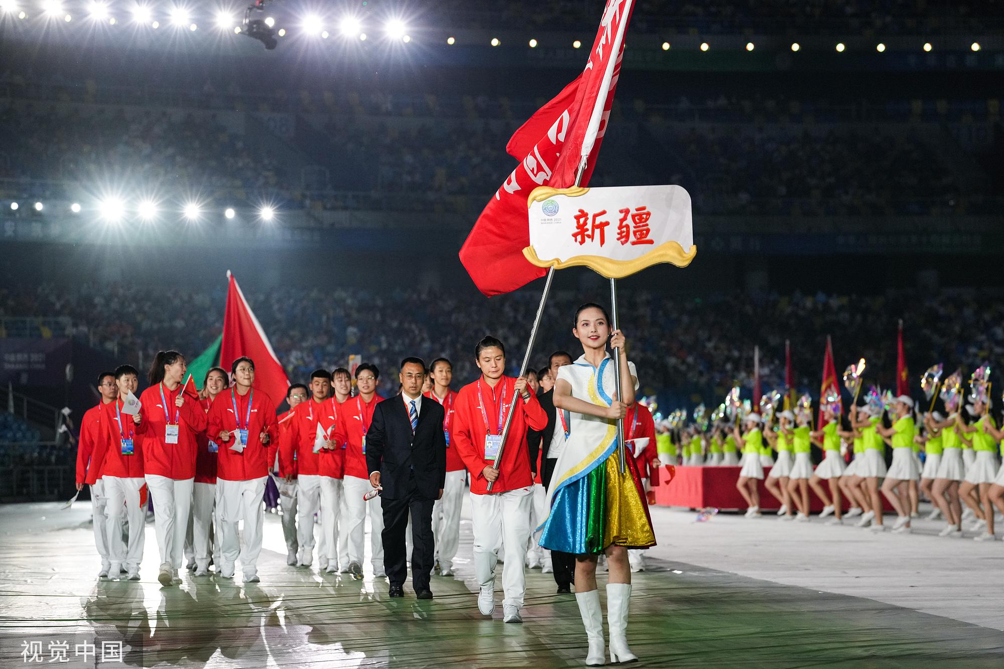 [图]全运会运动员入场 12000余选手开启全运会征程