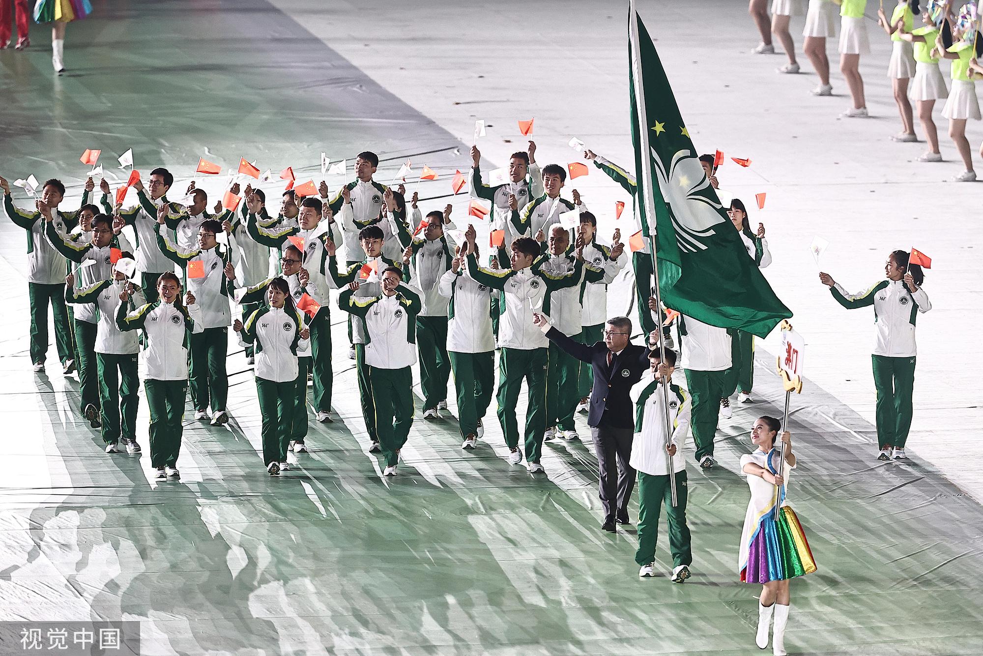 [图]全运会运动员入场 12000余选手开启全运会征程